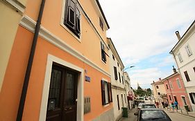 Old Town Rooms And Apartment